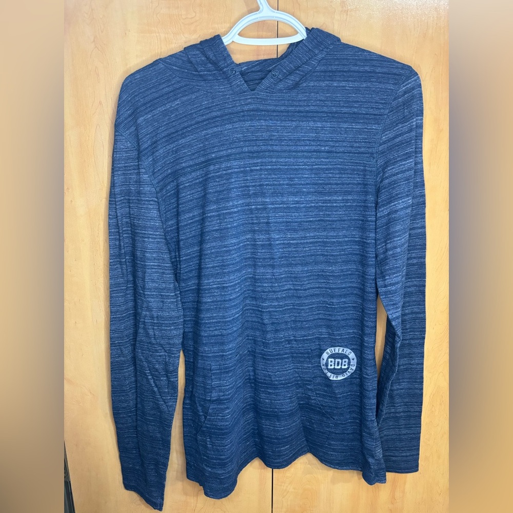 Men’s thin sweater, Size medium, Buffalo David Bitton